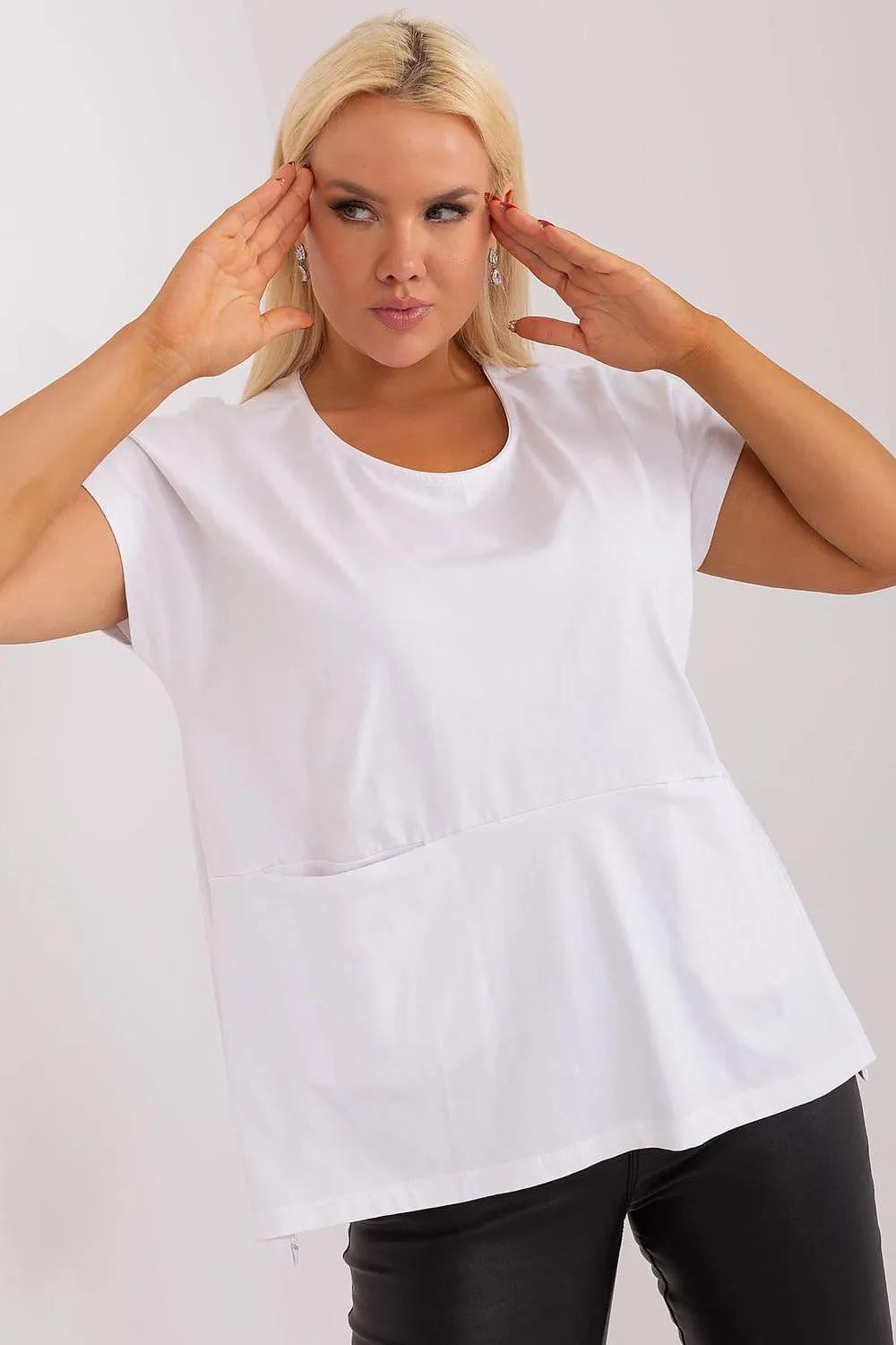 Chic Plus Size Blouse with Stylish Pockets for Effortless Elegance