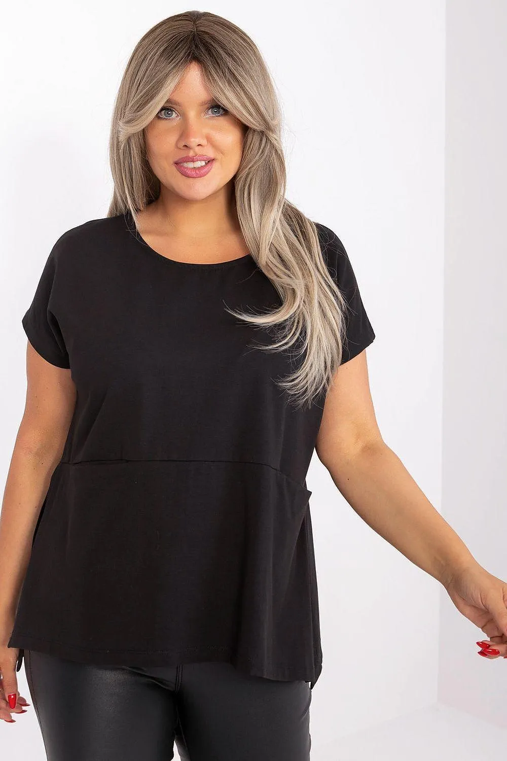 Chic Plus Size Blouse with Stylish Pockets for Effortless Elegance