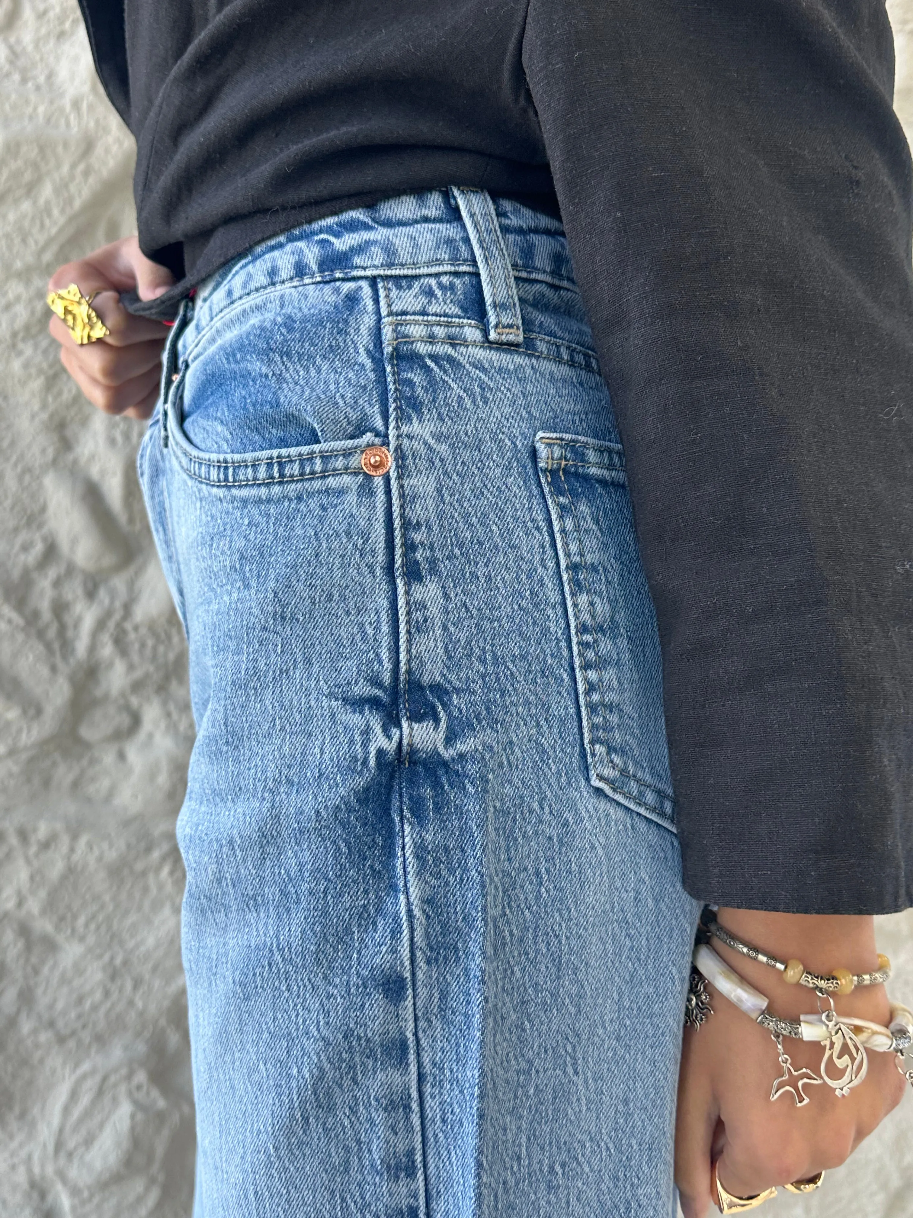 Ultra Comfort Straight Leg - Light Blue Wash Jeans.